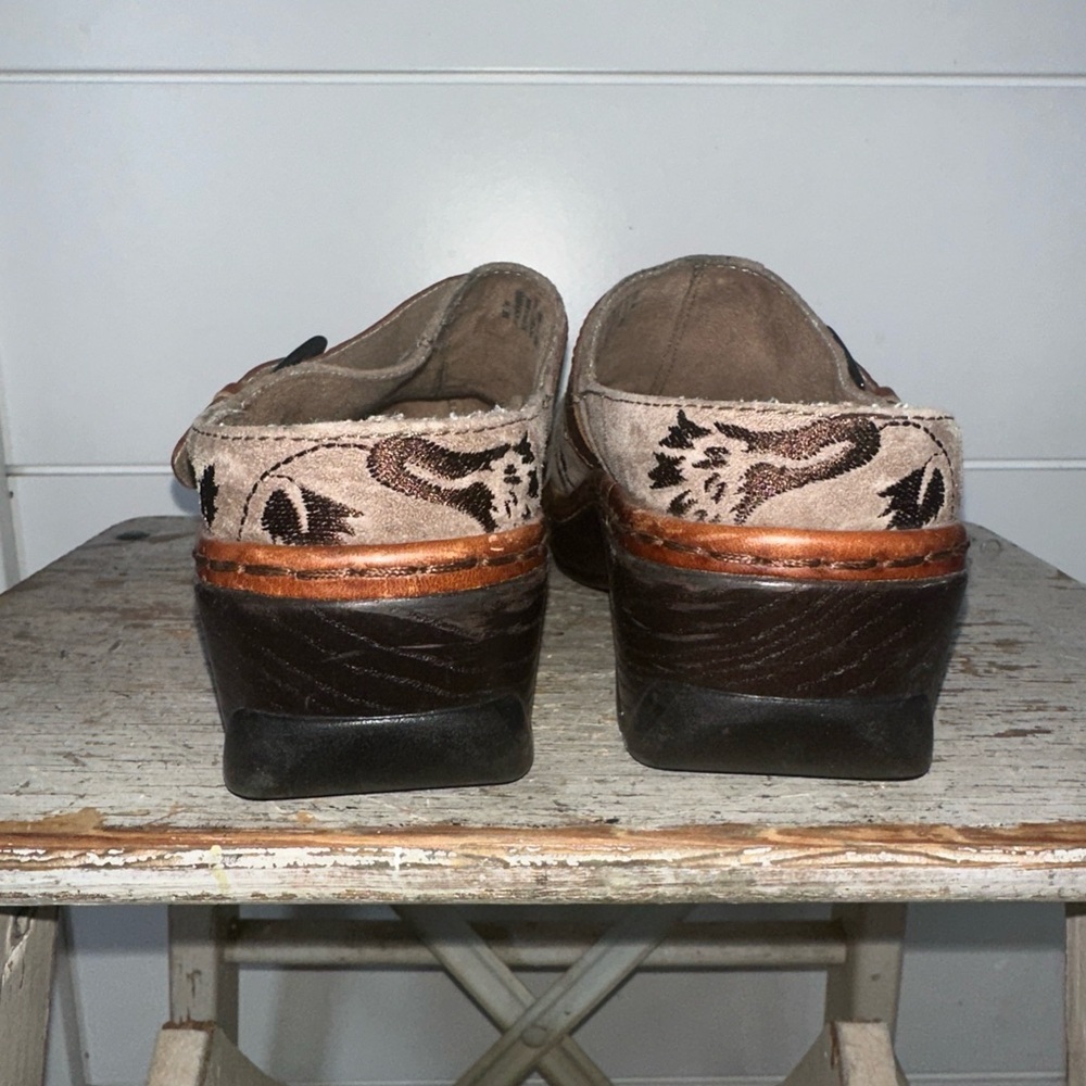 Klogs Austin Taupe Suede Tapestry Clogs Size 7 - Picture 3 of 8